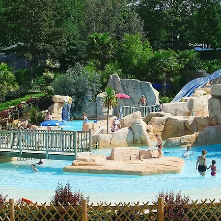 ホテル Les Ormes Domaine Et 3*