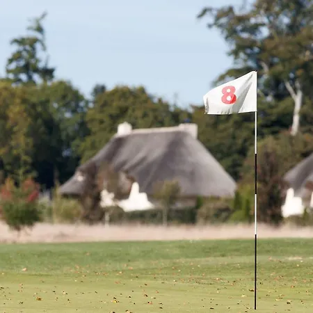Les Ormes Domaine Et ホテル 3*
