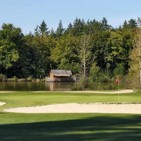 Les Ormes Domaine Et ホテル エピニアック