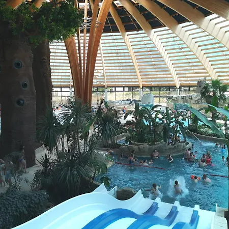 ホテル Les Ormes Domaine Et