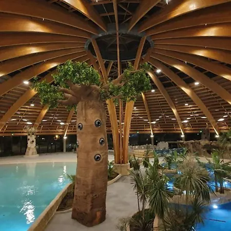 ホテル Les Ormes Domaine Et 3*