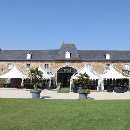 Les Ormes Domaine Et ホテル 3*