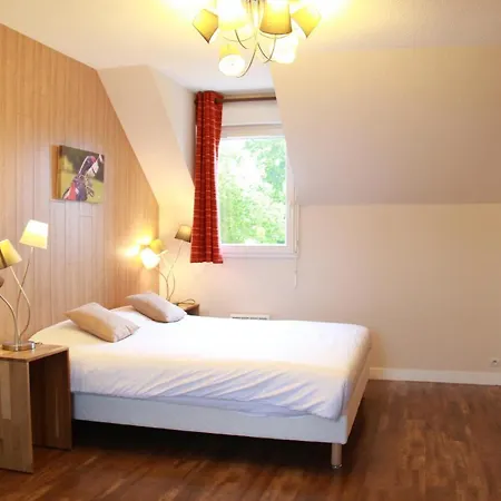Les Ormes Domaine Et Hotel