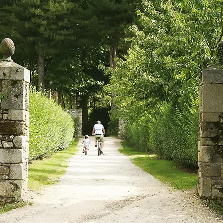Les Ormes Domaine Et Hotel Epiniac