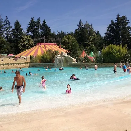 Les Ormes Domaine Et Epiniac